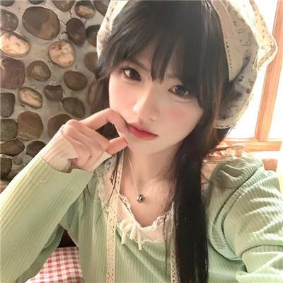 女孩年轻时所遭受的苦楚